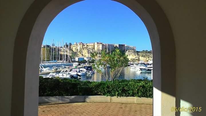 B&B Il Quadrifoglio โตรเปอา ภายนอก รูปภาพ